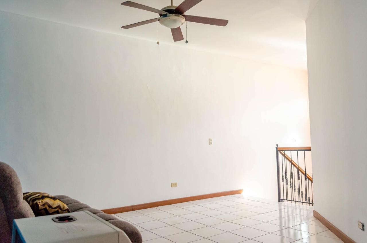 Alojamiento Completo 3 Habitaciones Chihuahua Eksteriør billede