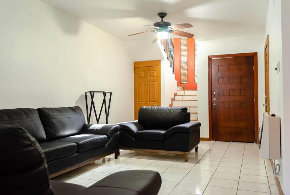 Alojamiento Completo 3 Habitaciones Chihuahua Eksteriør billede